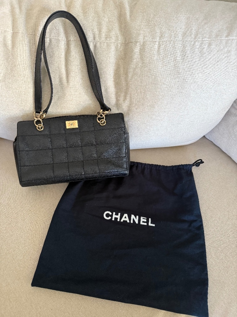 Authentic Vintage CHANEL Black Caviar Leather Shoulder Bag Gold Hardware